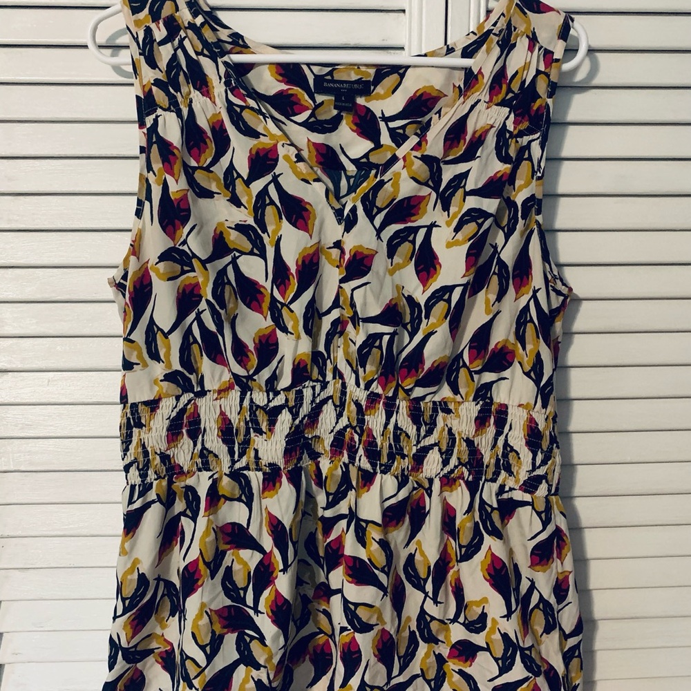 Banana Republic Multicolor Leaf Print Sleeveless Top L